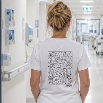 aide soignate tshirt blanc